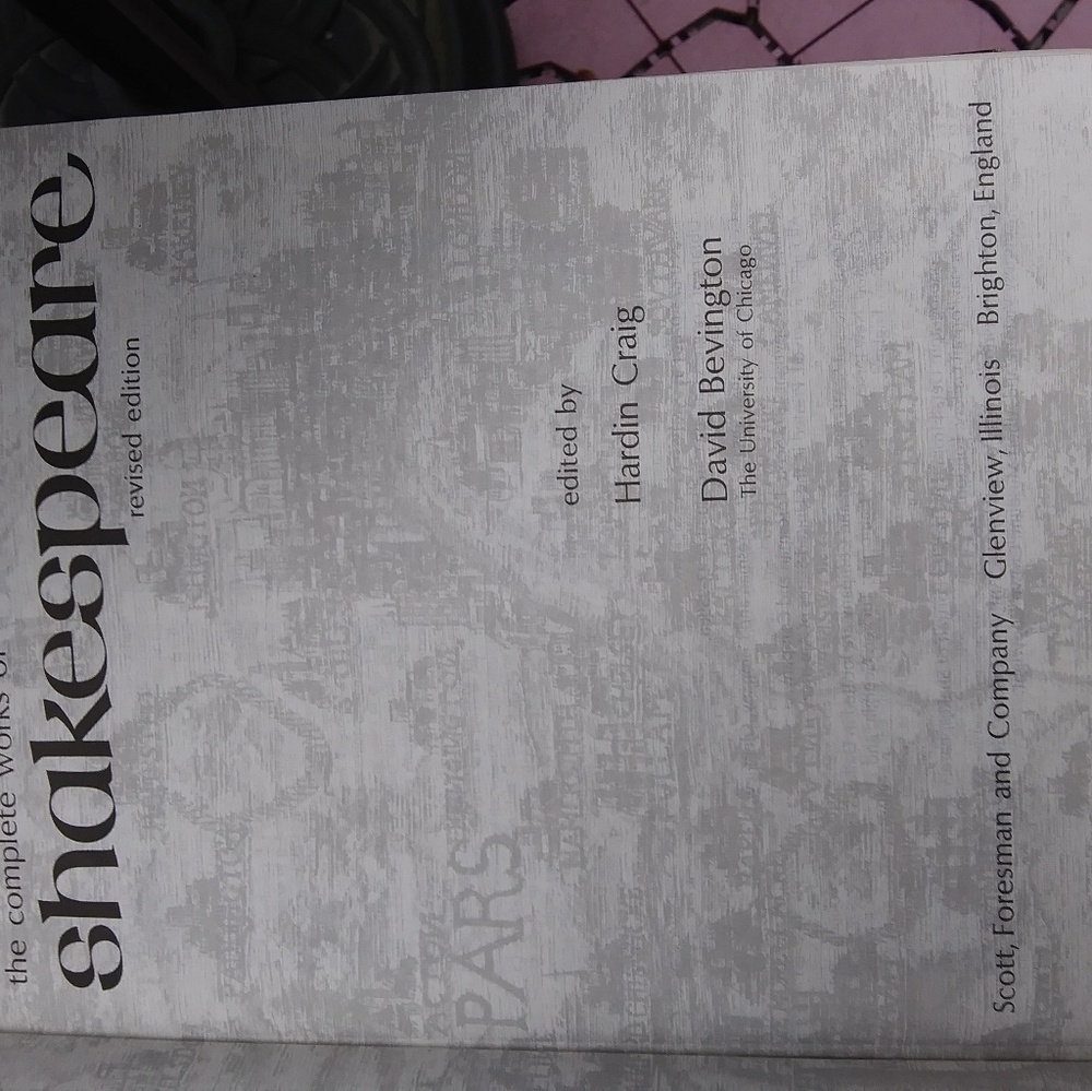 Books - Picture 4 of 8